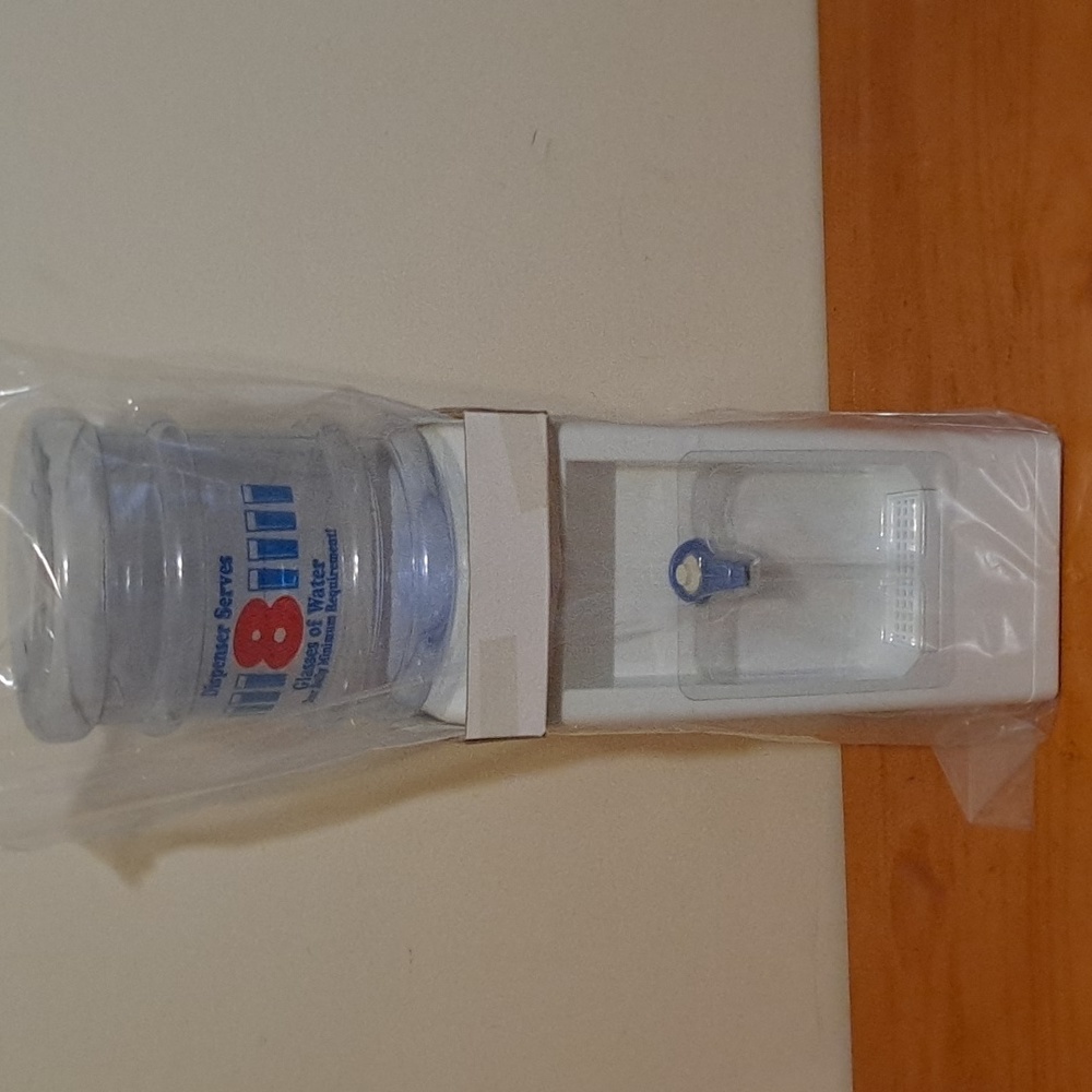Mini Desktop Water Cooler Dispenser - Holds 8 Glasses of Water - New
